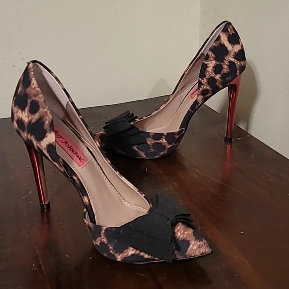 Betsey Johnson Stilettos, Animal Print, Metallic Heels w Bows - Picture 2 of 6